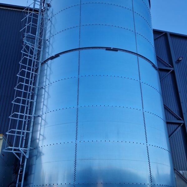 GALERIA ZBIORNIKÓW MIESZAJĄCYCH ZE STALI OCYNKOWANEJ